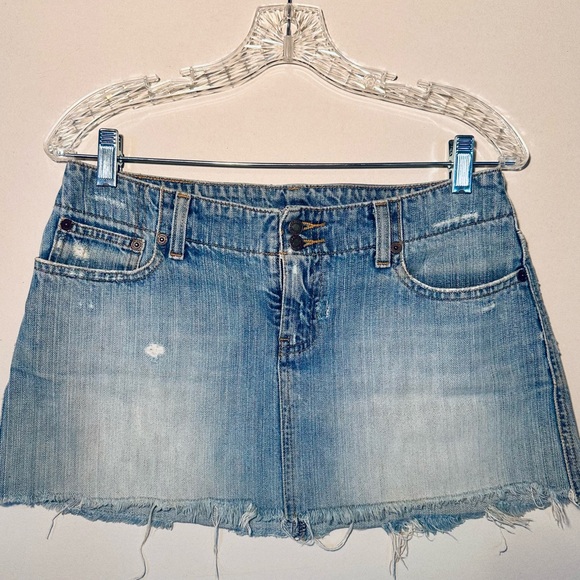 Abercrombie & Fitch Dresses & Skirts - Abercrombie & Fitch Women’s 4 Mini Skirt Distressed Medium Wash Denim Jean